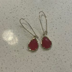 KENDRA SCOTT DEE DROP EARRINGS RED